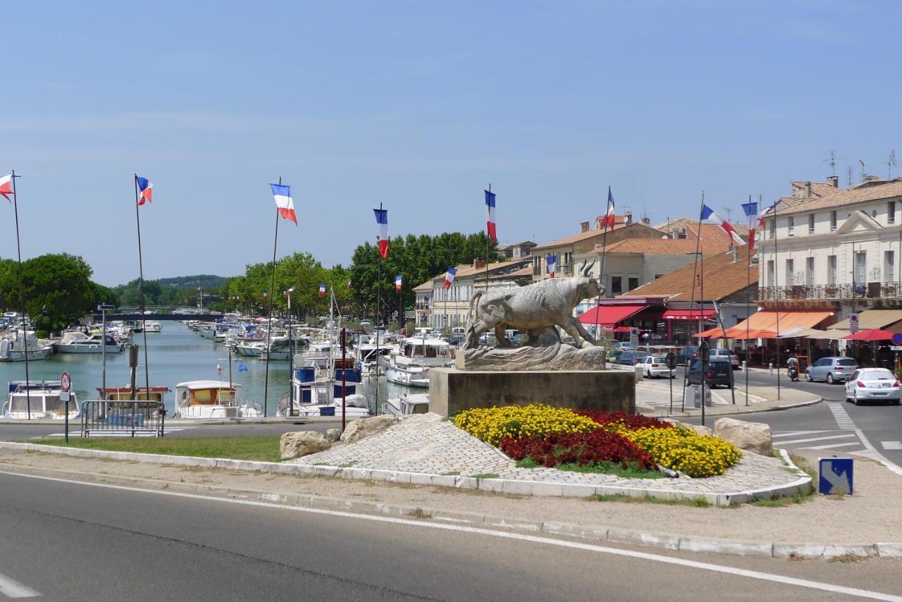 Maison Le Neuf Тараскон Экстерьер фото